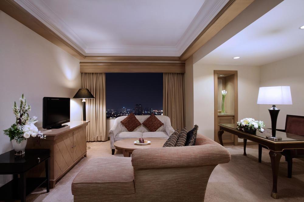 Le Grandeur Mangga Dua Hotel Джакарта Екстериор снимка