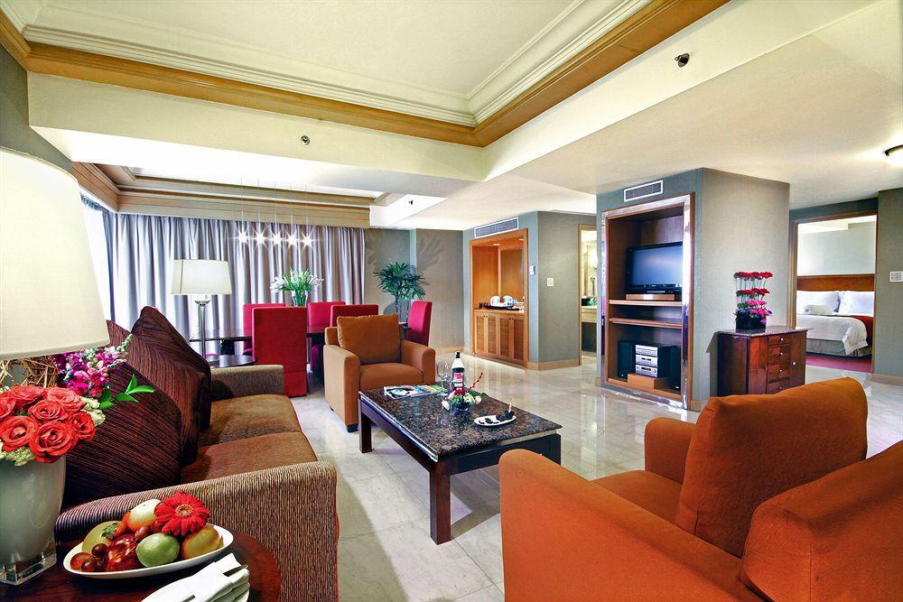 Le Grandeur Mangga Dua Hotel Джакарта Екстериор снимка