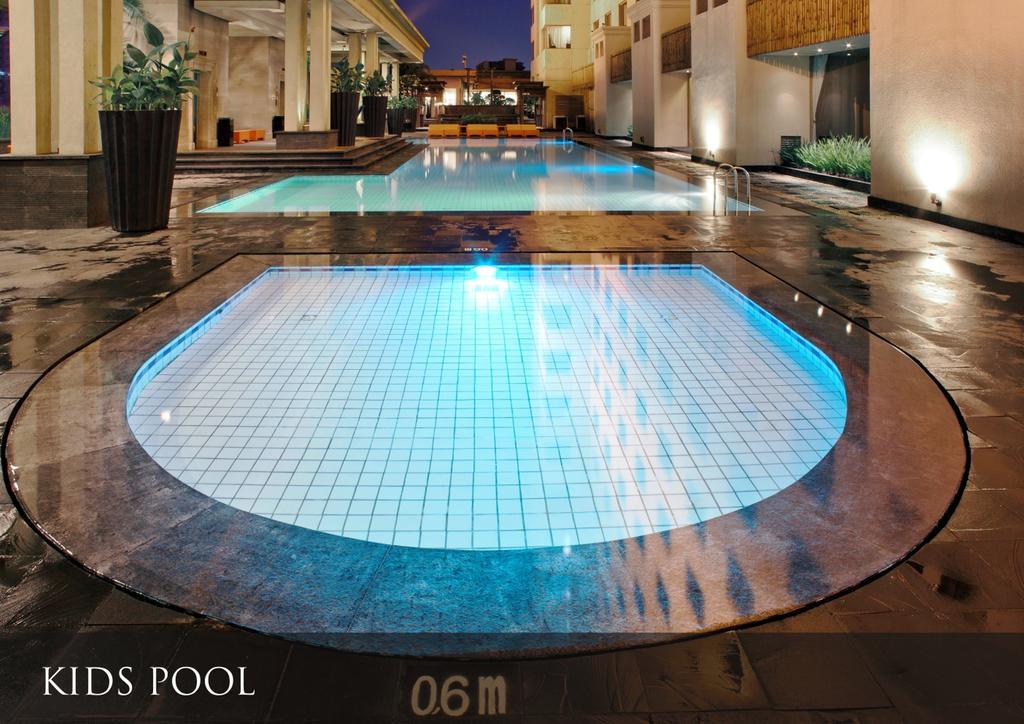 Le Grandeur Mangga Dua Hotel Джакарта Екстериор снимка
