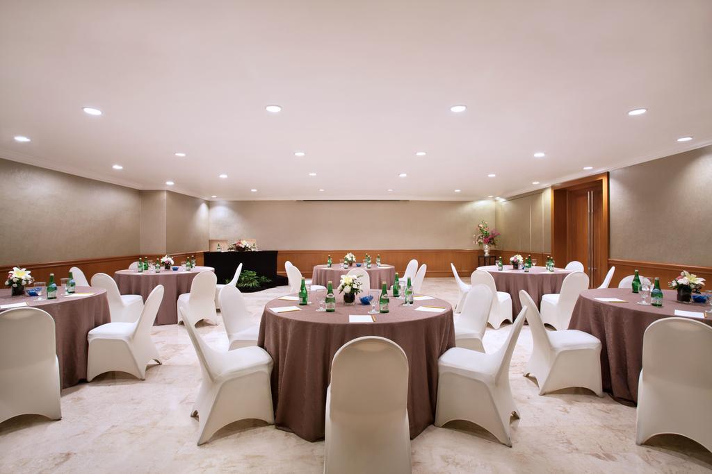 Le Grandeur Mangga Dua Hotel Джакарта Екстериор снимка