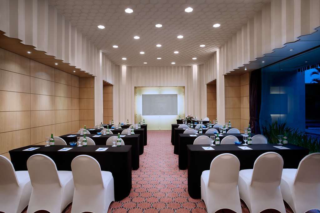 Le Grandeur Mangga Dua Hotel Джакарта Екстериор снимка