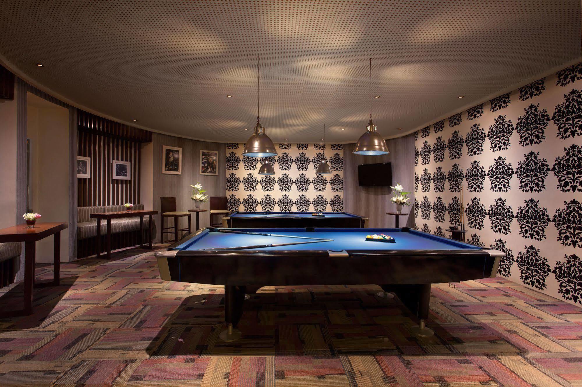 Le Grandeur Mangga Dua Hotel Джакарта Екстериор снимка