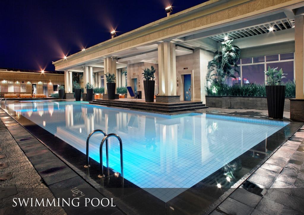 Le Grandeur Mangga Dua Hotel Джакарта Екстериор снимка