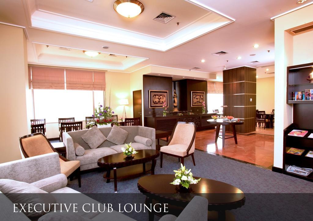 Le Grandeur Mangga Dua Hotel Джакарта Екстериор снимка