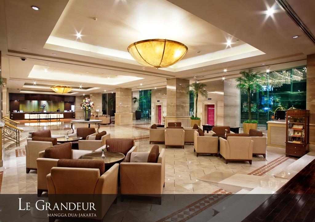 Le Grandeur Mangga Dua Hotel Джакарта Екстериор снимка